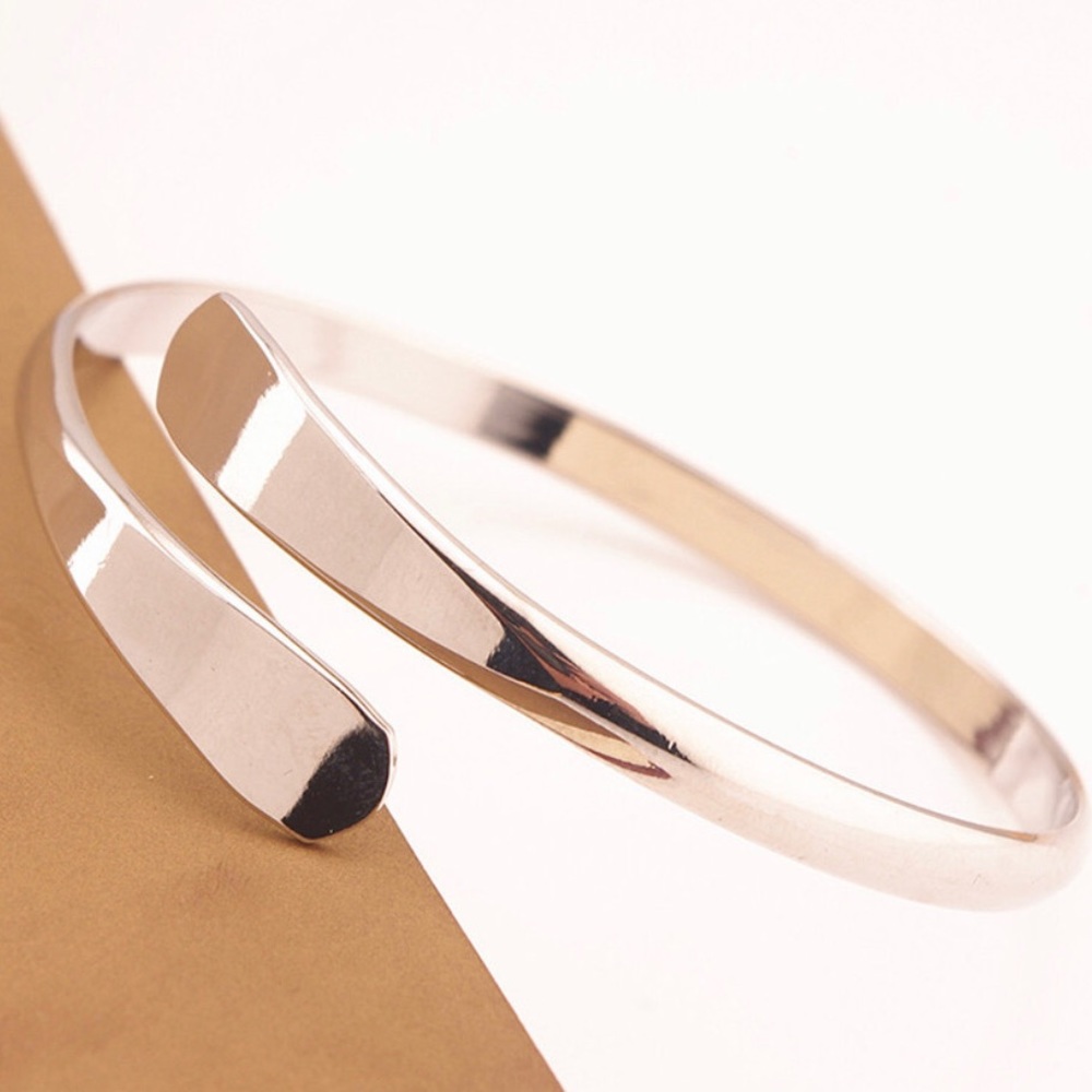 Silver Minimalist Bangle